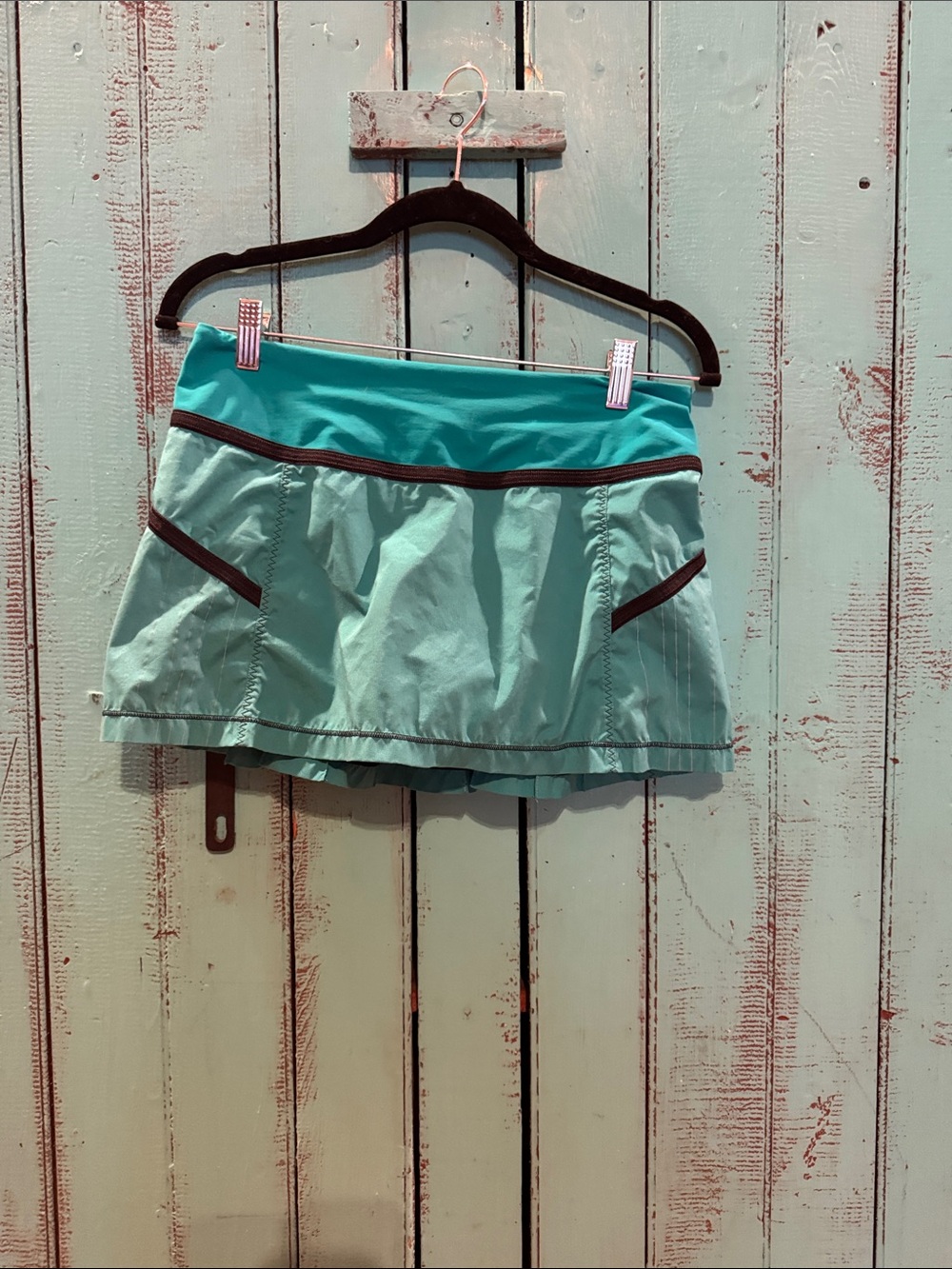 lululemon athletica aqua pleated athletic skort with dark trim